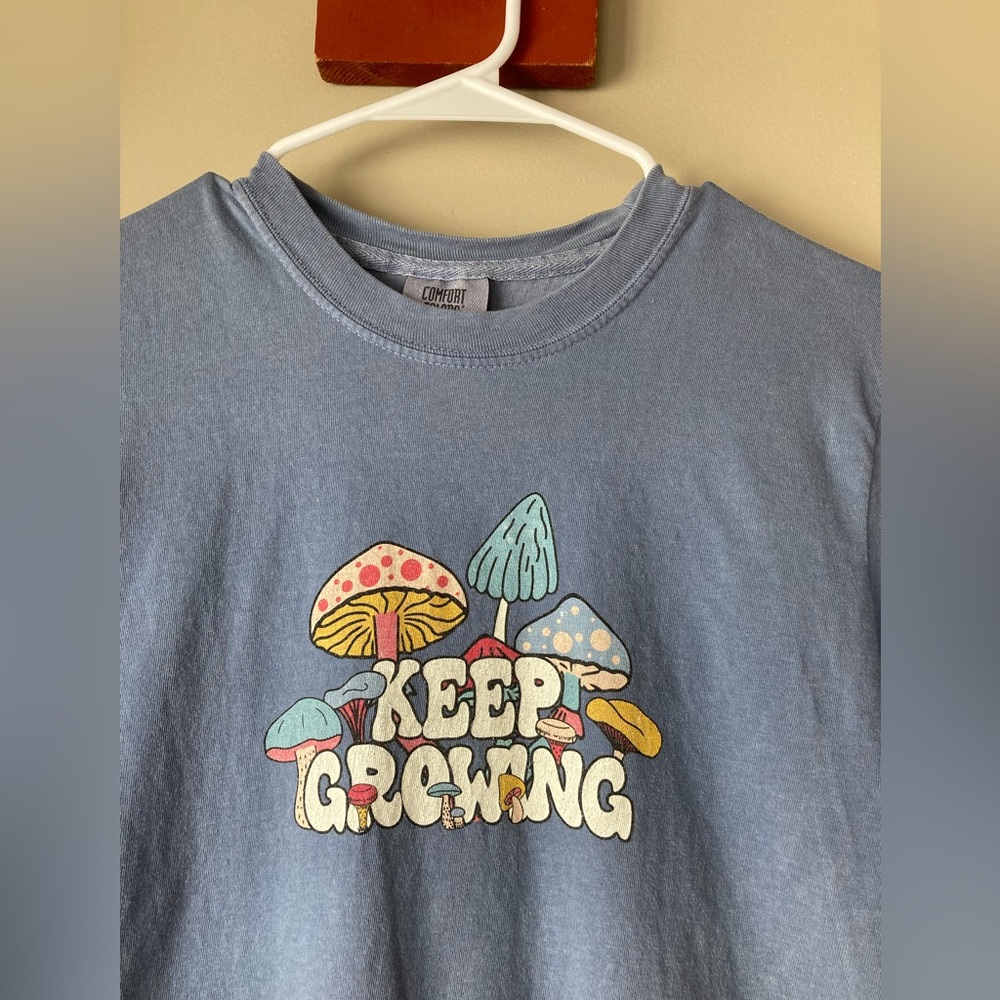 FINAL PRICE Comfort Colors Blue Keep Growing Mushroom Crop Graphic Tee S - Picture 3 of 6